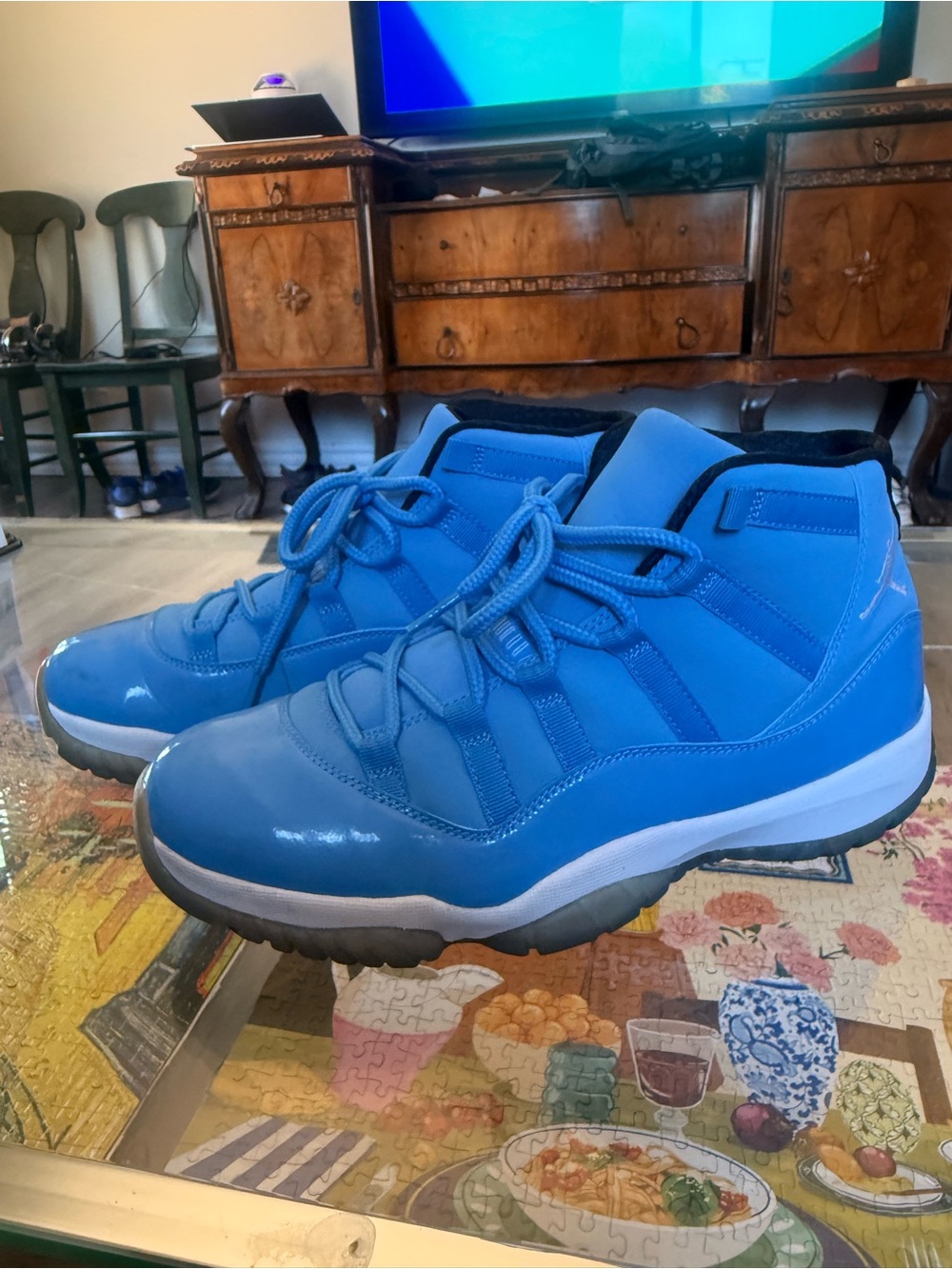Air Jordan 11 Retro ‘Pantone’ 689479-405
Used  great condition 9.5men *no box*